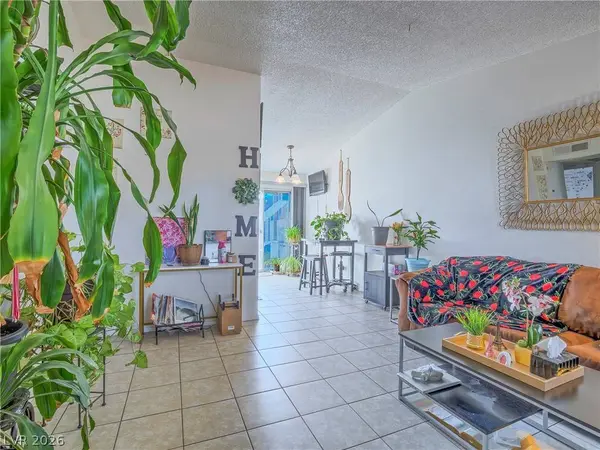 372 Linn LN, Las Vegas, NV 89110