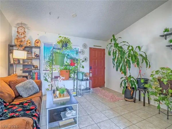 372 Linn LN, Las Vegas, NV 89110