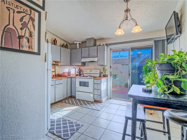 372 Linn LN, Las Vegas, NV 89110