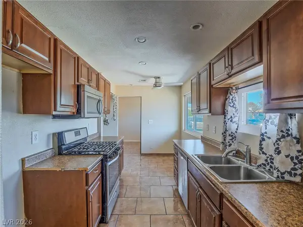 1103 Arrowhead AVE, Las Vegas, NV 89106