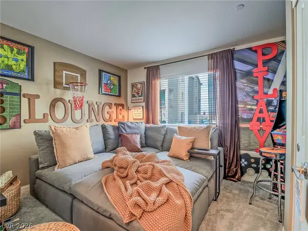 7002 Midnight Bronze ST, North Las Vegas, NV 89086