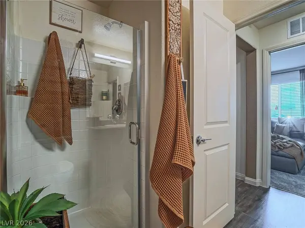 7002 Midnight Bronze ST, North Las Vegas, NV 89086