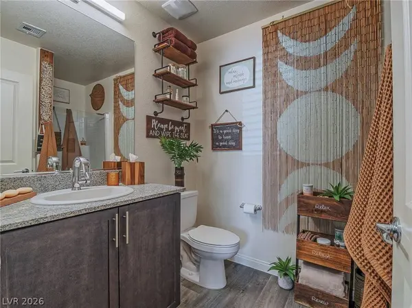 7002 Midnight Bronze ST, North Las Vegas, NV 89086
