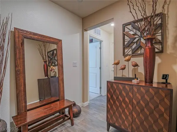 7002 Midnight Bronze ST, North Las Vegas, NV 89086