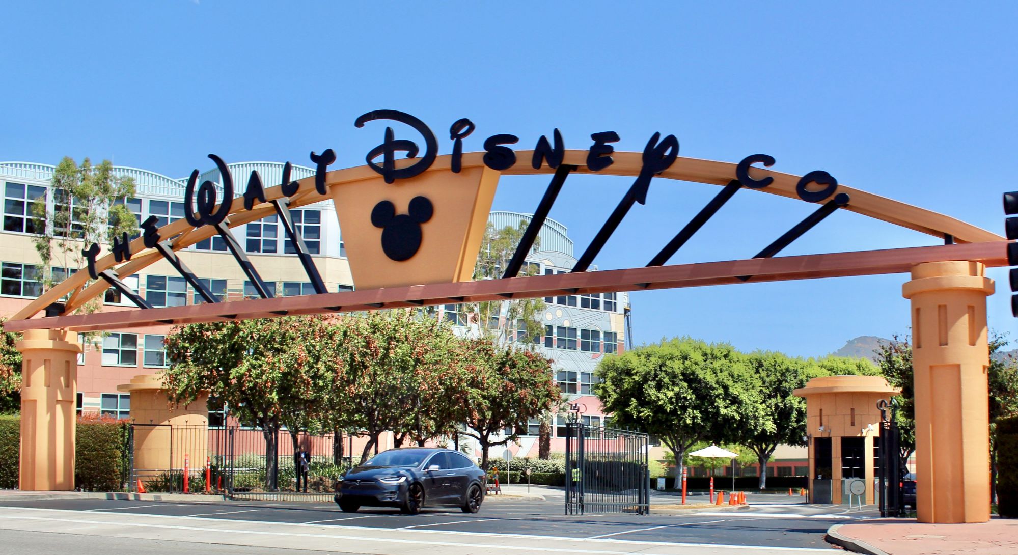 Walt_Disney_Studios_Alameda_Entrance