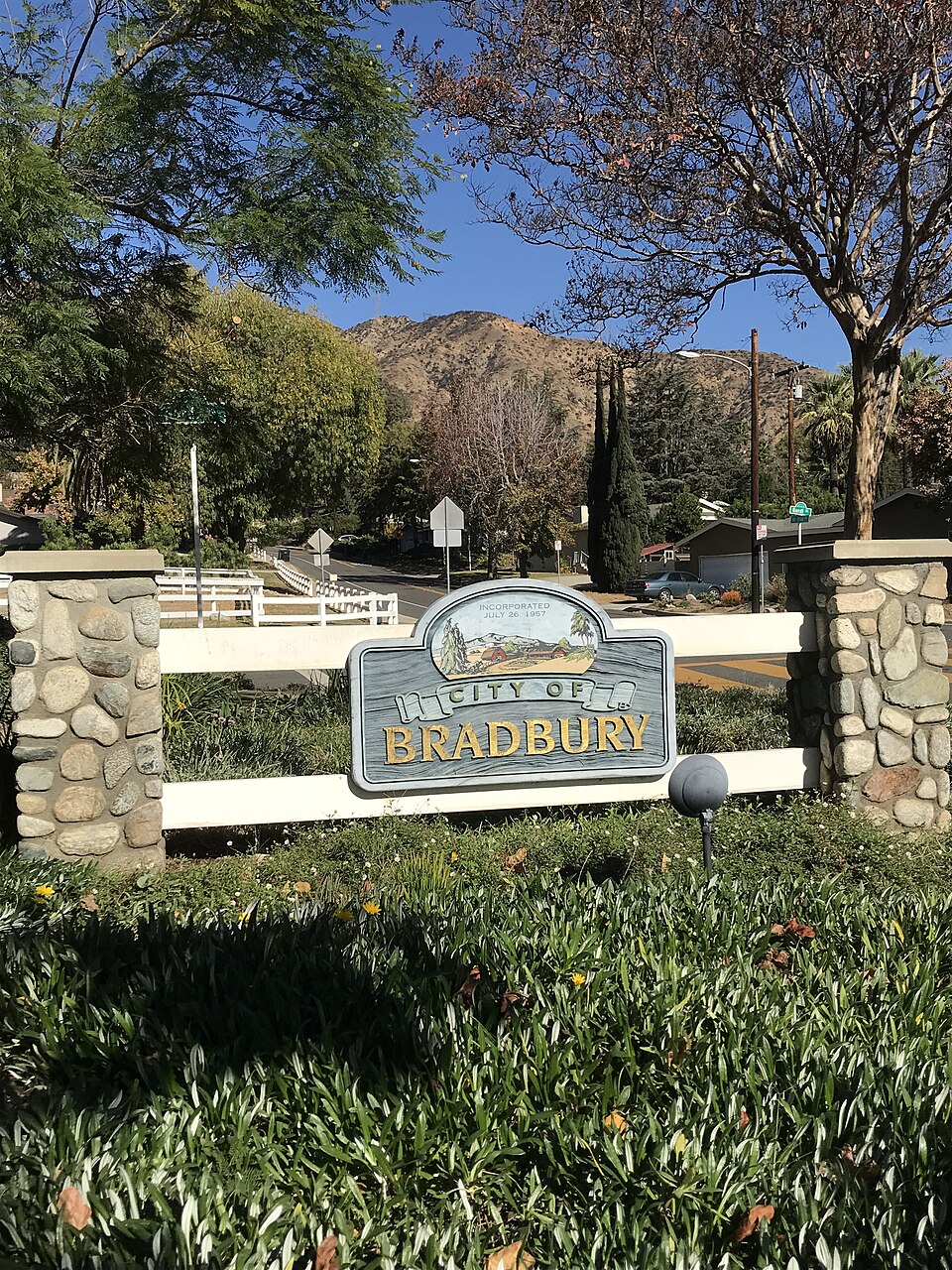 Bradbury_CA_sign