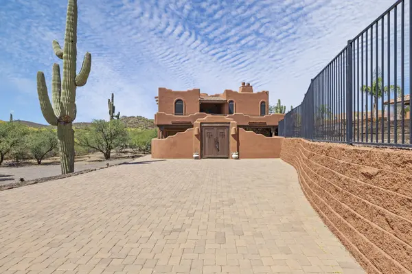 47012 N New River Rd, New River, AZ 85087-7934