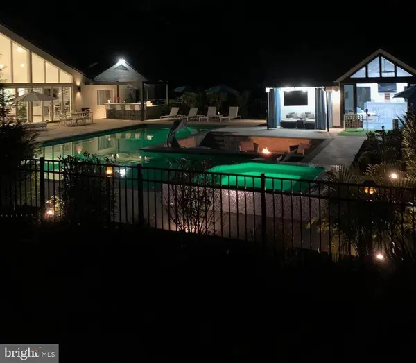 13025 HEIL MANOR DR