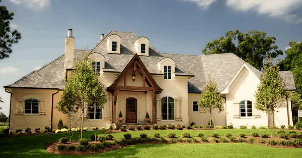 Ladue MO Real Estate Guide: Navigating the 2026 Luxury Housing Market in 63124