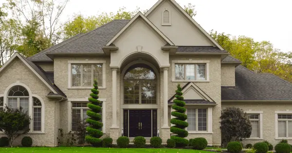Why Creve Coeur Feels Like Two Different Cities Once You Start House Hunting