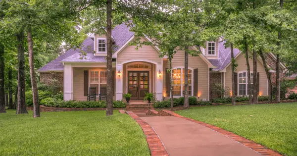 Ladue, MO: Why Homes Are Selling Almost Twice as Fast This August