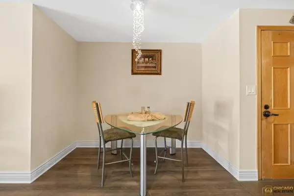 5323 N Delphia Avenue #323W, Chicago, IL 60656