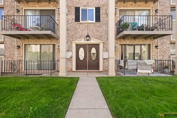 5323 N Delphia Avenue #323W, Chicago, IL 60656