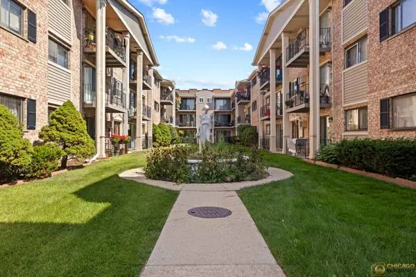 5323 N Delphia Avenue #323W, Chicago, IL 60656