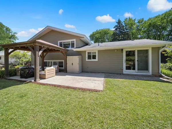 600 S SPRINGINSGUTH RD, Schaumburg, IL 60193