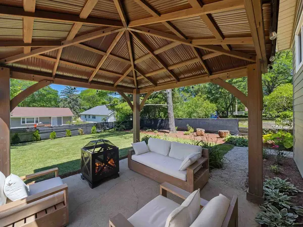 600 S SPRINGINSGUTH RD, Schaumburg, IL 60193