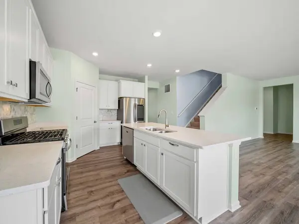 759 Kentshire CIR, Elgin, IL 60124