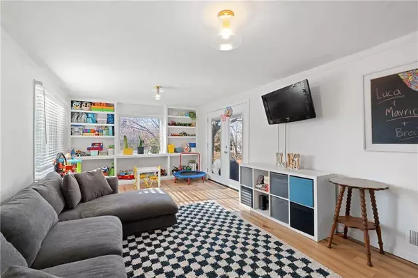 6820 Holmes RD, Kansas City, MO 64131