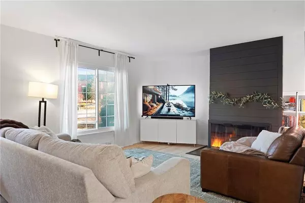 6820 Holmes RD, Kansas City, MO 64131