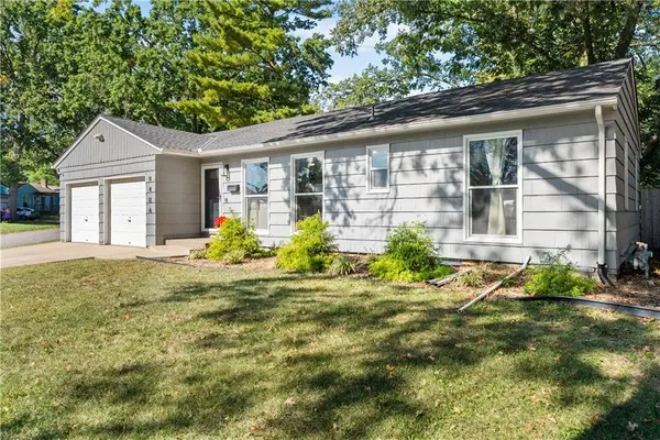 9406 Gillette ST, Lenexa, KS 66215