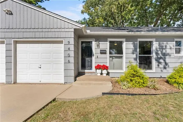 9406 Gillette ST, Lenexa, KS 66215
