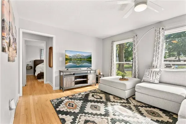 9406 Gillette ST, Lenexa, KS 66215