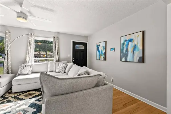 9406 Gillette ST, Lenexa, KS 66215