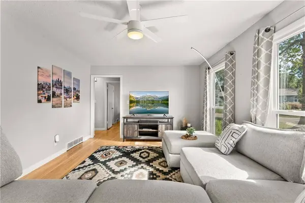 9406 Gillette ST, Lenexa, KS 66215
