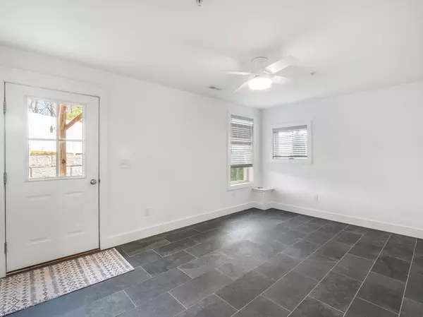 12 Hines #12, Newburyport, MA 01950