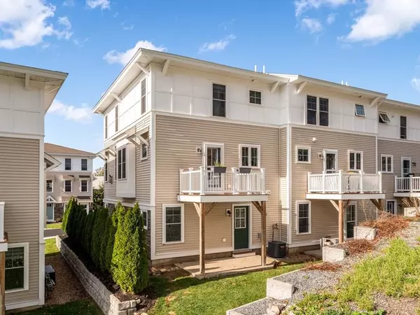 12 Hines #12, Newburyport, MA 01950