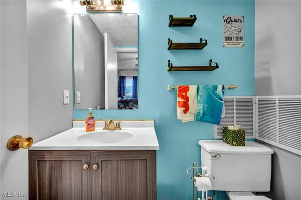 2095 Beechtree DR, Uniontown, OH 44685