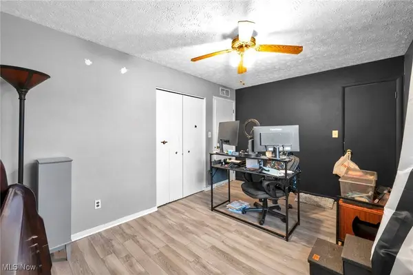 2095 Beechtree DR, Uniontown, OH 44685