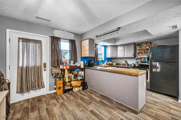 2095 Beechtree DR, Uniontown, OH 44685