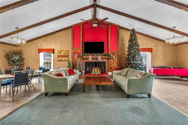 2095 Beechtree DR, Uniontown, OH 44685