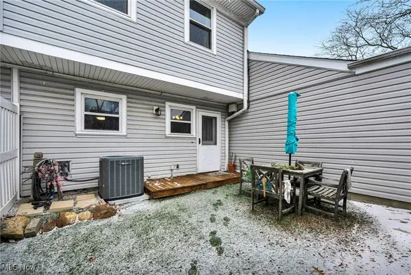 2095 Beechtree DR, Uniontown, OH 44685