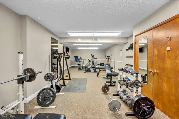 2095 Beechtree DR, Uniontown, OH 44685