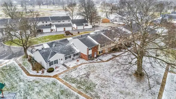 2095 Beechtree DR, Uniontown, OH 44685