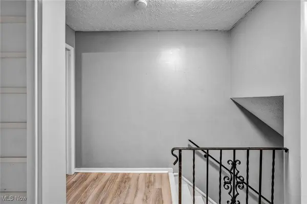 2095 Beechtree DR, Uniontown, OH 44685