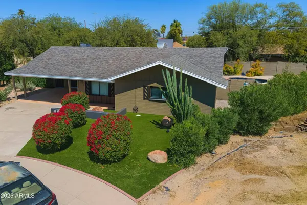 8526 E WHITTON Avenue, Scottsdale, AZ 85251