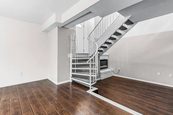 5527 E Bavarian PASS, Minneapolis, MN 55432