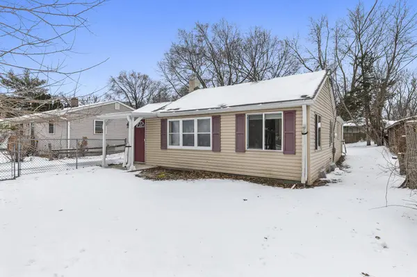 176 Hanson RD, Mahtomedi, MN 55115