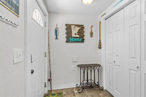 176 Hanson RD, Mahtomedi, MN 55115