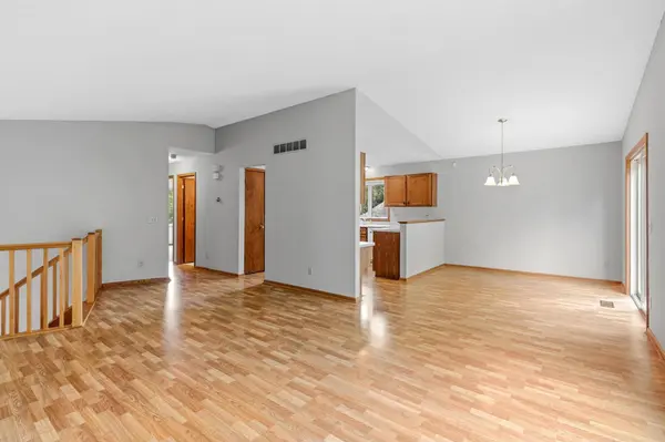 3001 Payne AVE, Little Canada, MN 55117
