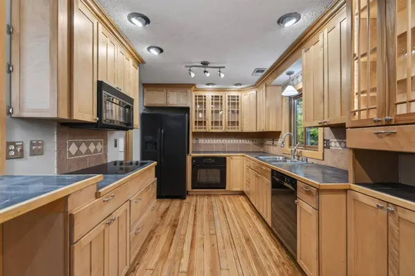 639 Barbara LN, Lino Lakes, MN 55014