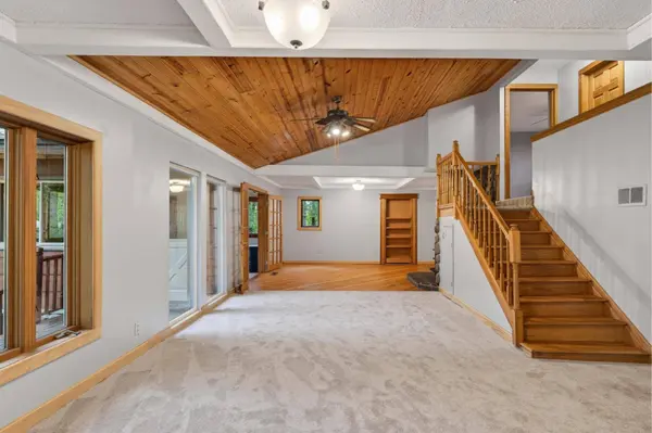 639 Barbara LN, Lino Lakes, MN 55014