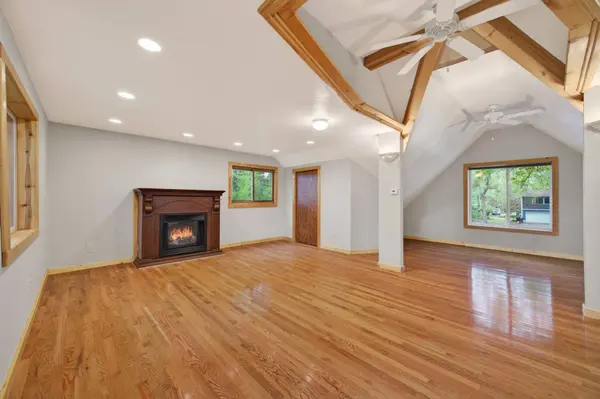 639 Barbara LN, Lino Lakes, MN 55014