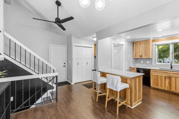 3650 Blue Jay WAY, Eagan, MN 55123