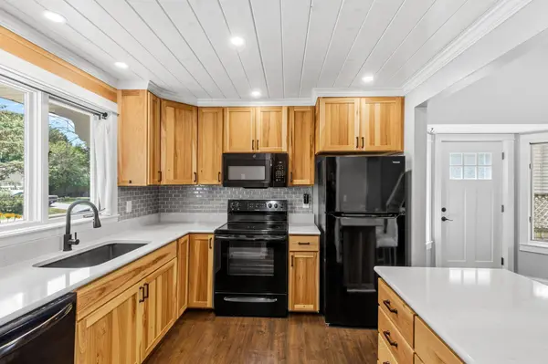 3650 Blue Jay WAY, Eagan, MN 55123
