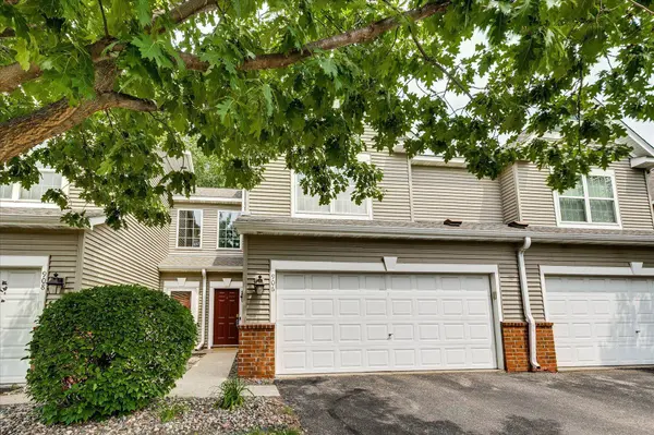906 Village Pkwy, Circle Pines, MN 55014