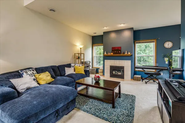 906 Village Pkwy, Circle Pines, MN 55014